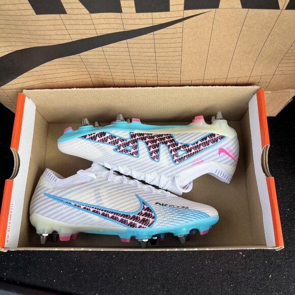 Athletic_Shoes